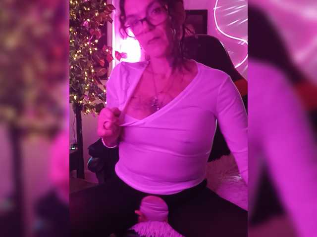Fecfec91111 live cam on BongaCams
