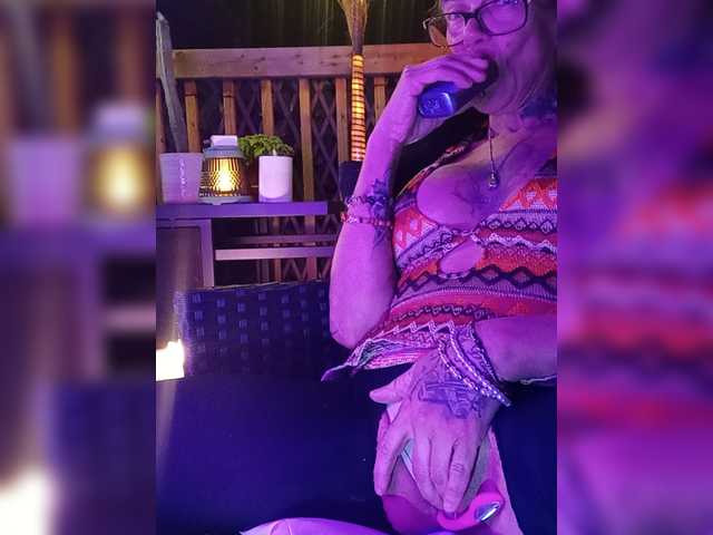 Fecfec91111 live cam on BongaCams