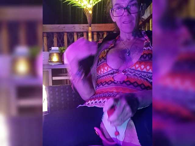 Fecfec91111 live cam on BongaCams