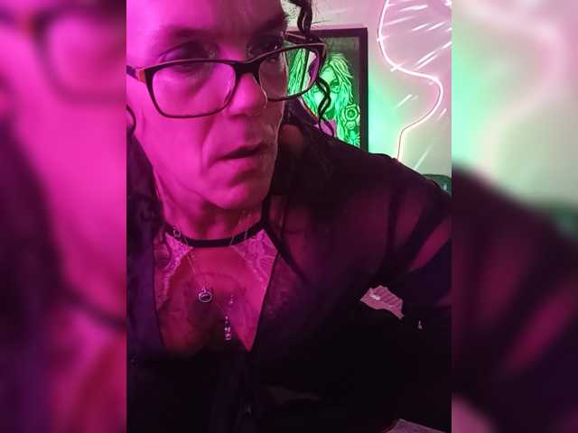 Fecfec91111 live cam on BongaCams