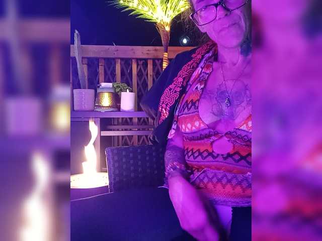 Fecfec91111 live cam on BongaCams