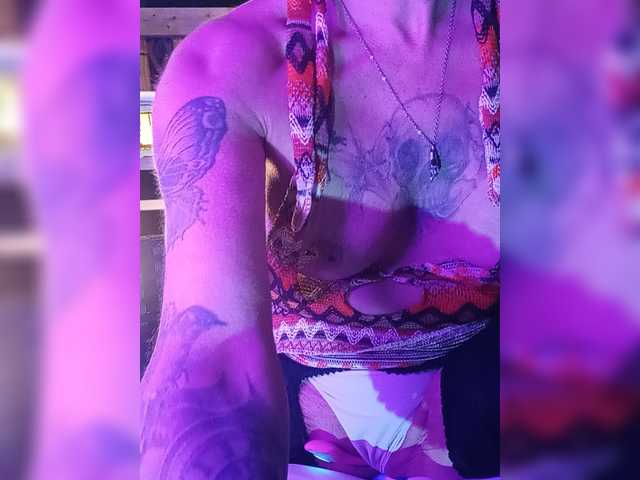 Fecfec91111 live cam on BongaCams