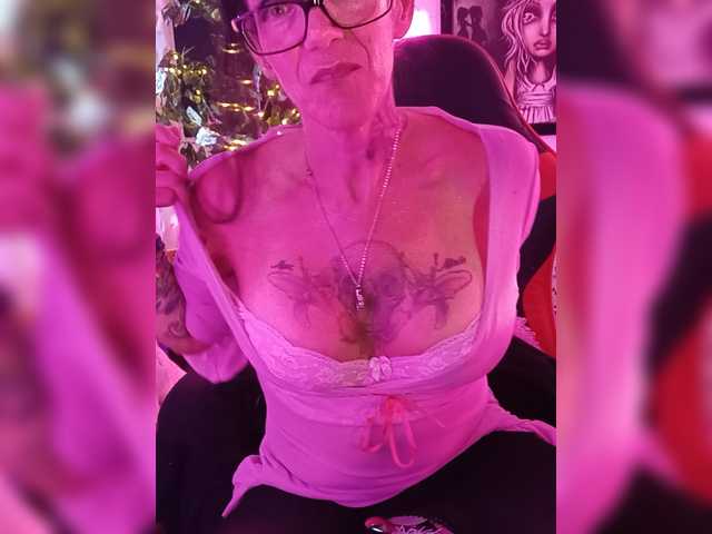Fecfec91111 live cam on BongaCams