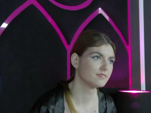 Evelisse's BongaCams show and profile