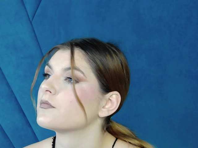 Evelisse live cam on BongaCams