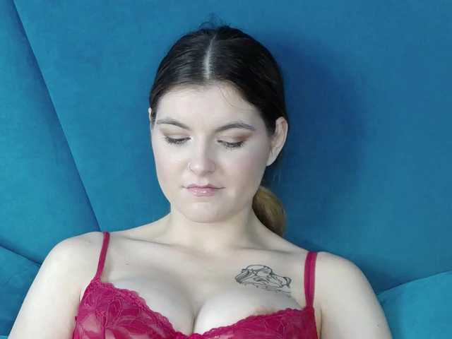Evelisse live cam on BongaCams