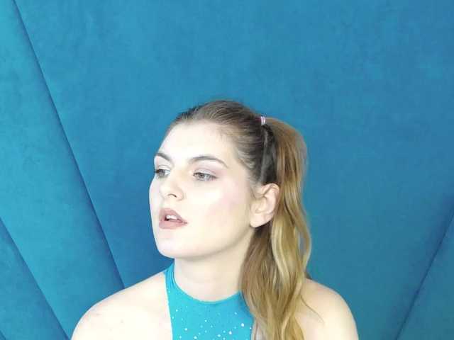 Evelisse live cam on BongaCams