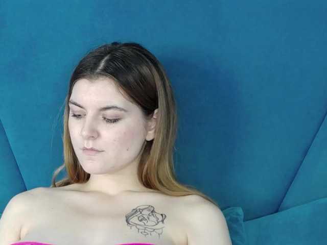 Evelisse live cam on BongaCams