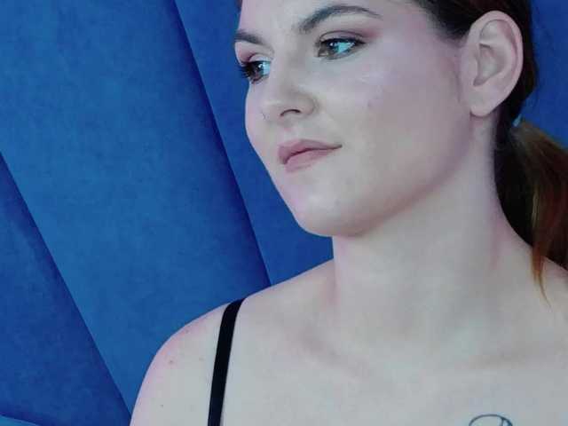 Evelisse live cam on BongaCams