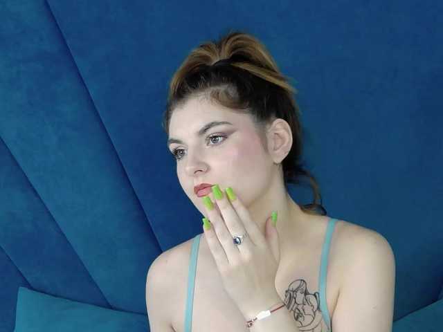 Evelisse live cam on BongaCams