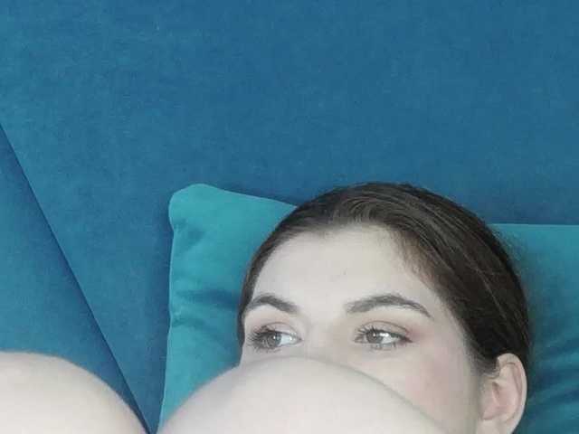 Evelisse live cam on BongaCams