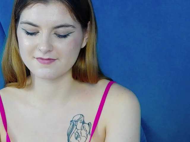 Evelisse live cam on BongaCams