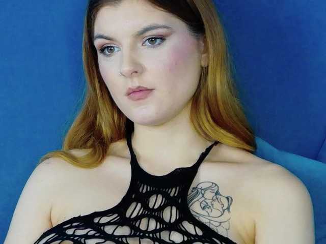 Evelisse live cam on BongaCams