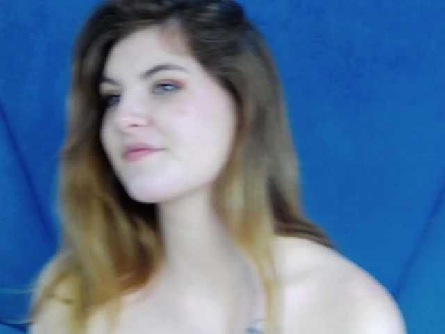 Evelisse live cam on BongaCams