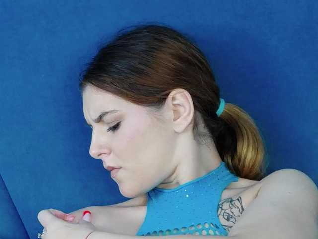 Evelisse live cam on BongaCams