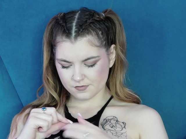 Evelisse live cam on BongaCams