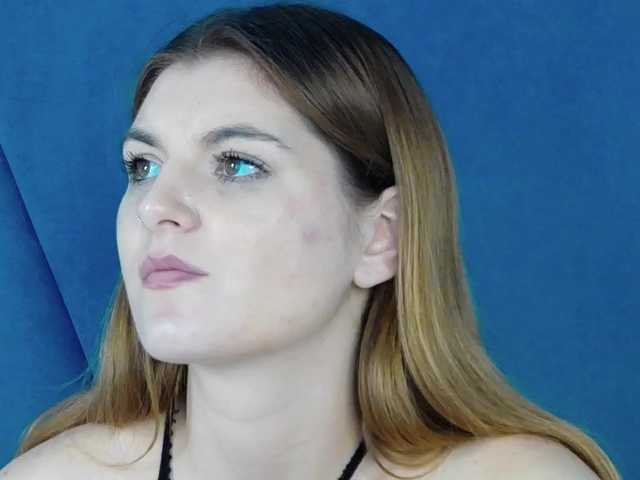 Evelisse live cam on BongaCams
