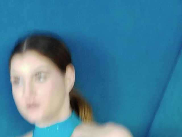 Evelisse live cam on BongaCams