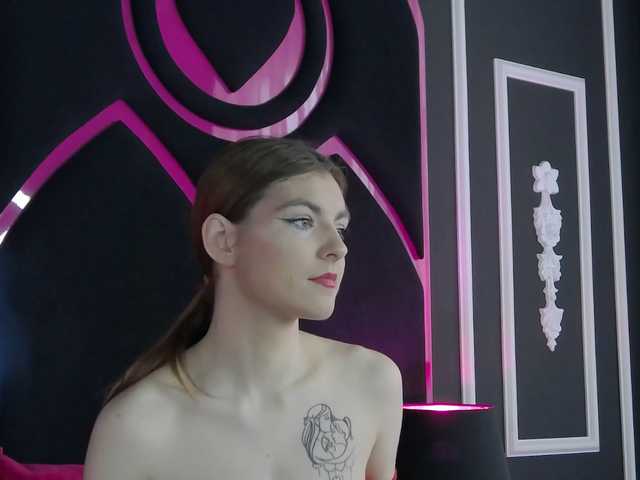 Evelisse's BongaCams show and profile