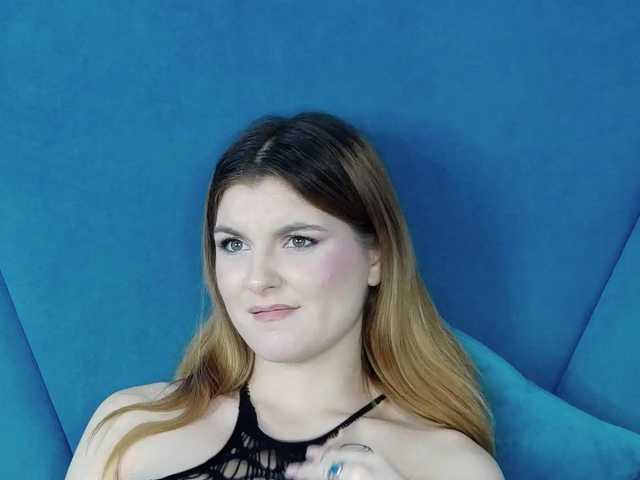 Evelisse live cam on BongaCams