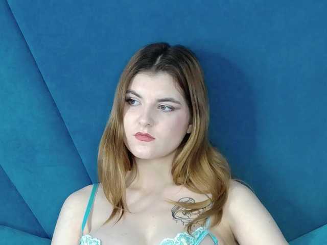 Evelisse live cam on BongaCams