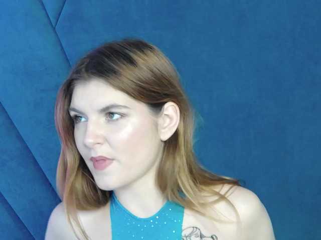 Evelisse live cam on BongaCams