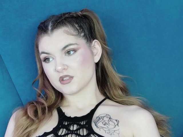 Evelisse live cam on BongaCams