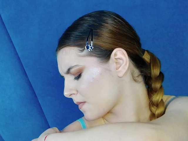 Evelisse live cam on BongaCams