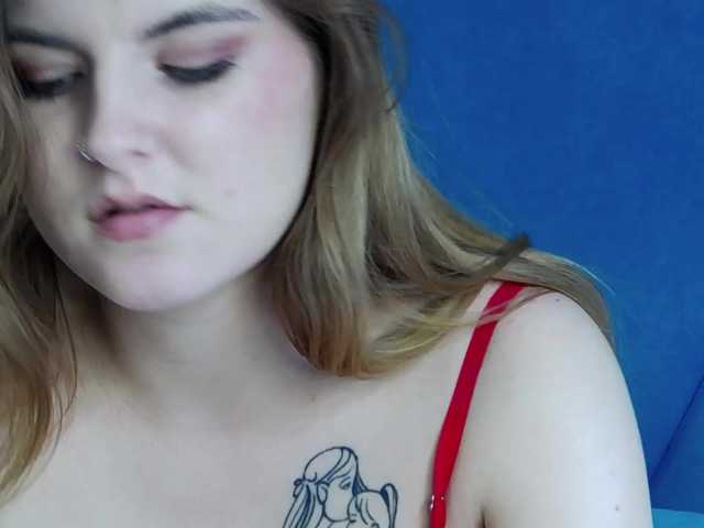 Evelisse live cam on BongaCams