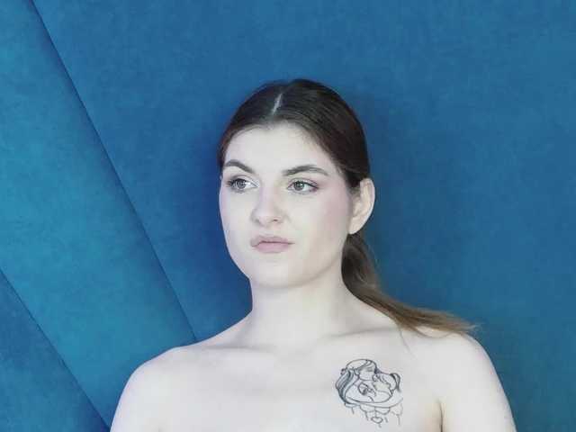 Evelisse live cam on BongaCams