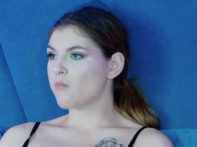 Evelisse live cam on BongaCams