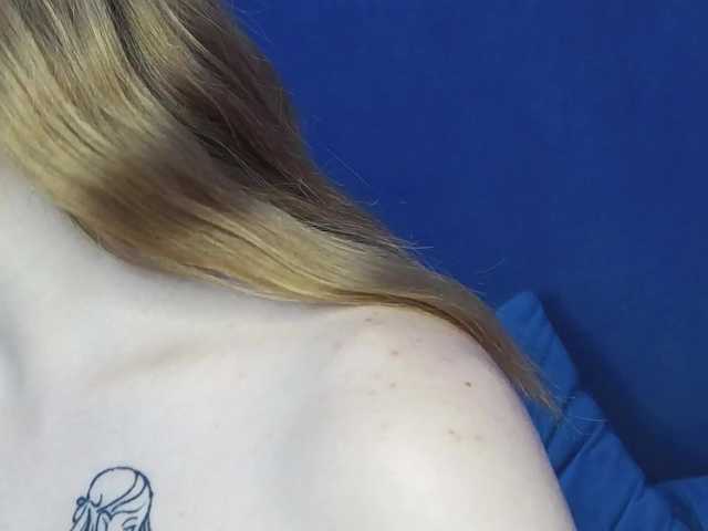 Evelisse live cam on BongaCams