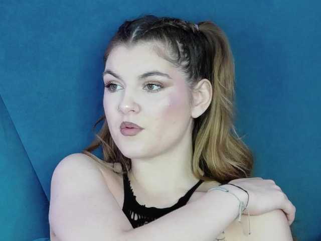 Evelisse live cam on BongaCams