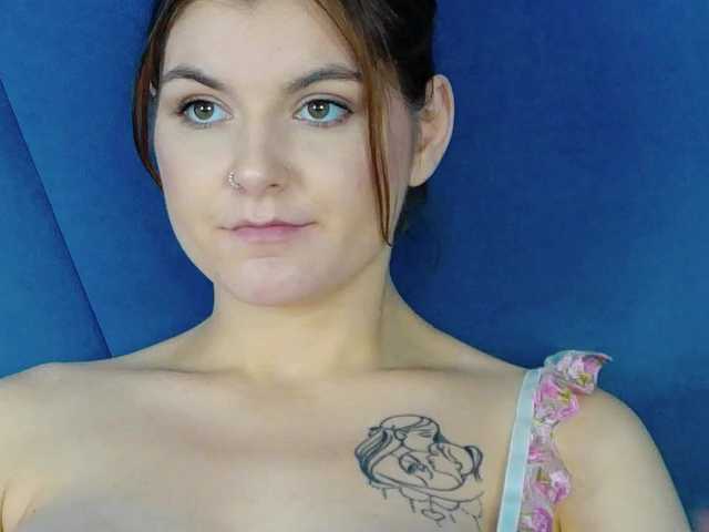 Evelisse live cam on BongaCams