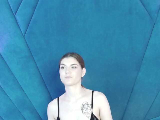 Evelisse live cam on BongaCams