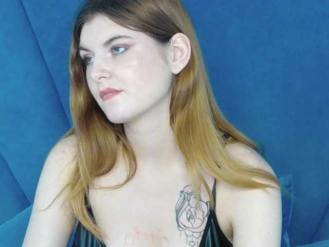 Evelisse live cam on BongaCams