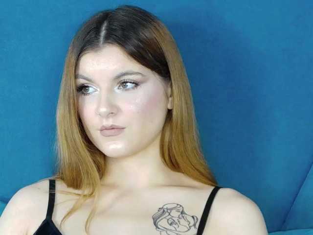 Evelisse live cam on BongaCams