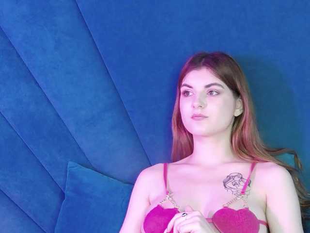 Evelisse live cam on BongaCams