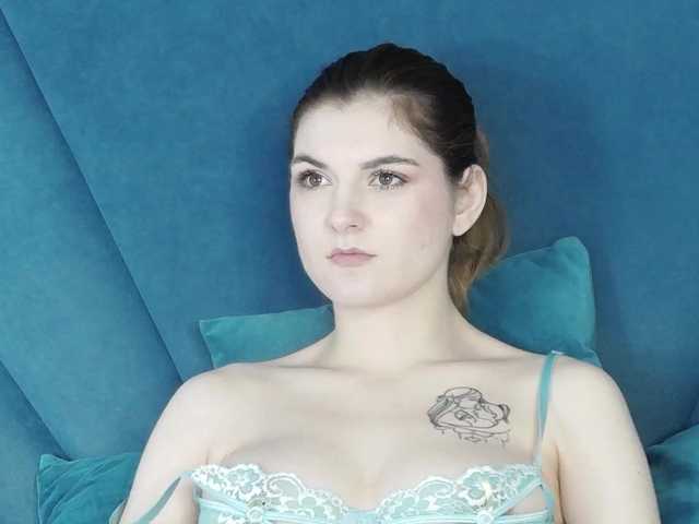Evelisse live cam on BongaCams