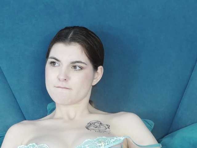 Evelisse live cam on BongaCams