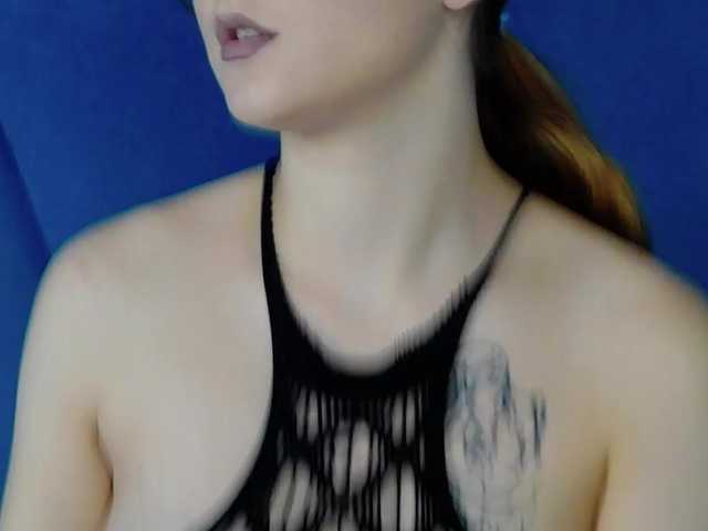 Evelisse live cam on BongaCams