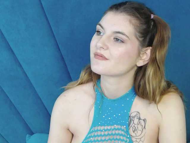 Evelisse live cam on BongaCams