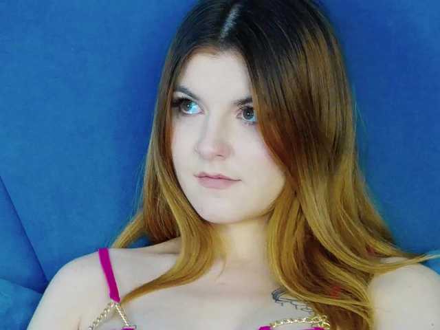 Evelisse live cam on BongaCams