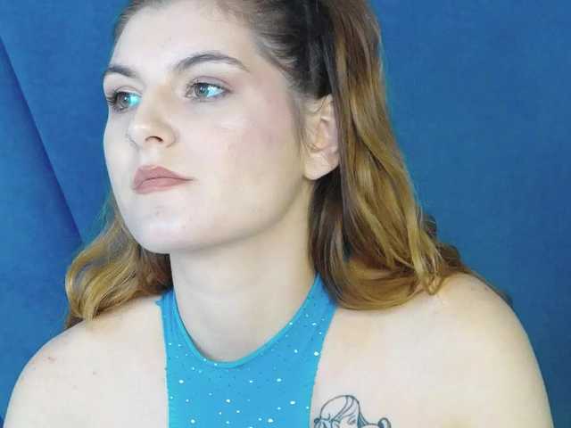 Evelisse live cam on BongaCams