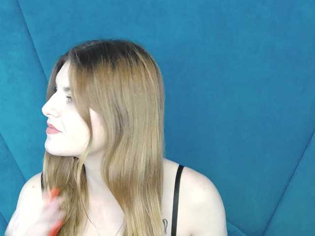 Evelisse live cam on BongaCams