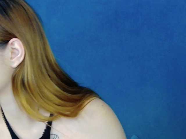 Evelisse live cam on BongaCams
