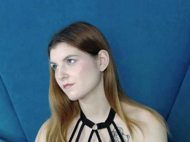 Evelisse live cam on BongaCams