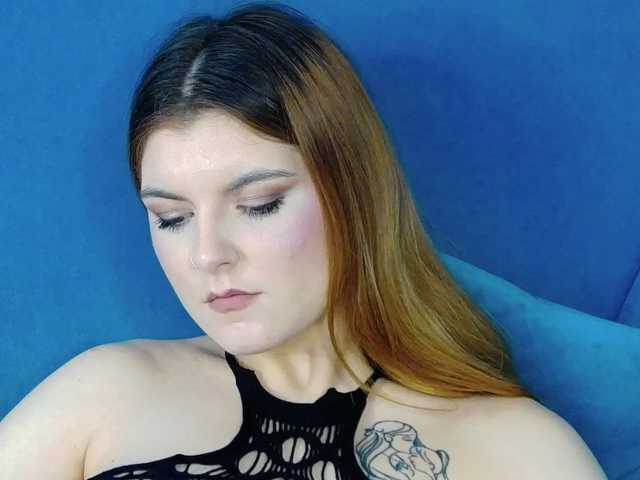 Evelisse live cam on BongaCams