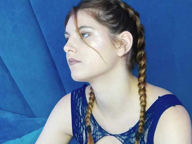 Evelisse live cam on BongaCams