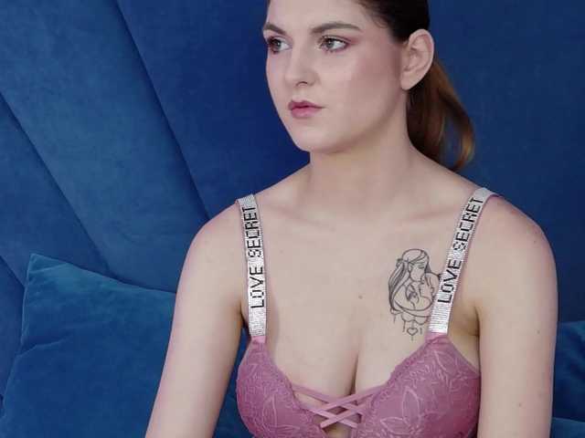 Evelisse live cam on BongaCams
